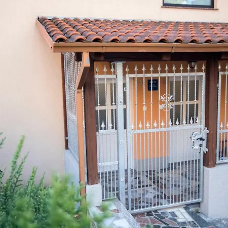 Apartament Mini *